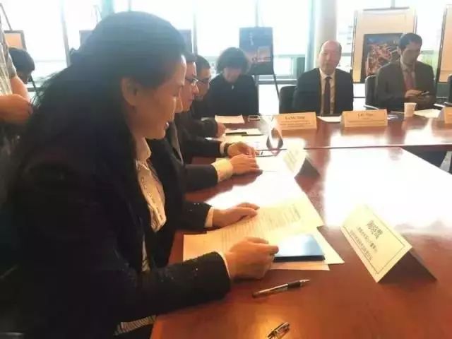 陶曉鶯董事長作為企業(yè)代表在美國參加“杭州遇見西雅圖”活動(dòng)，并發(fā)表講話.jpg